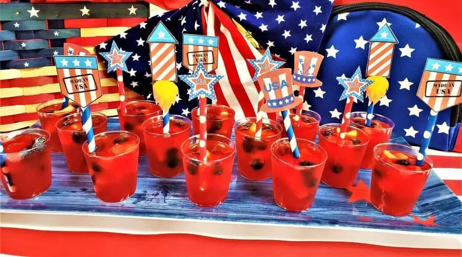 Patriotic Strawberry Daiquiri Jello Shots