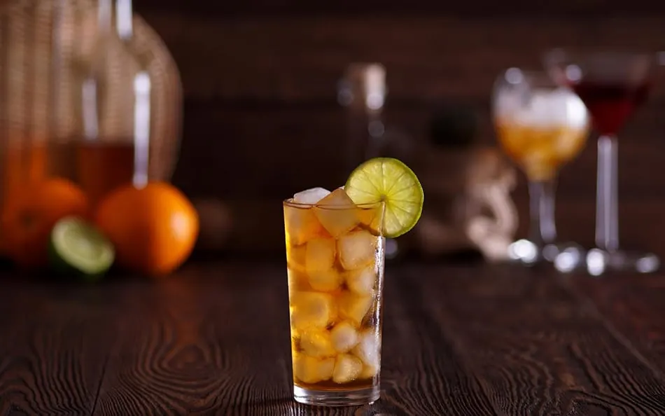 17 Long Island Iced Tea Variations (Flavors, Virgin, & Copycat Recipes)