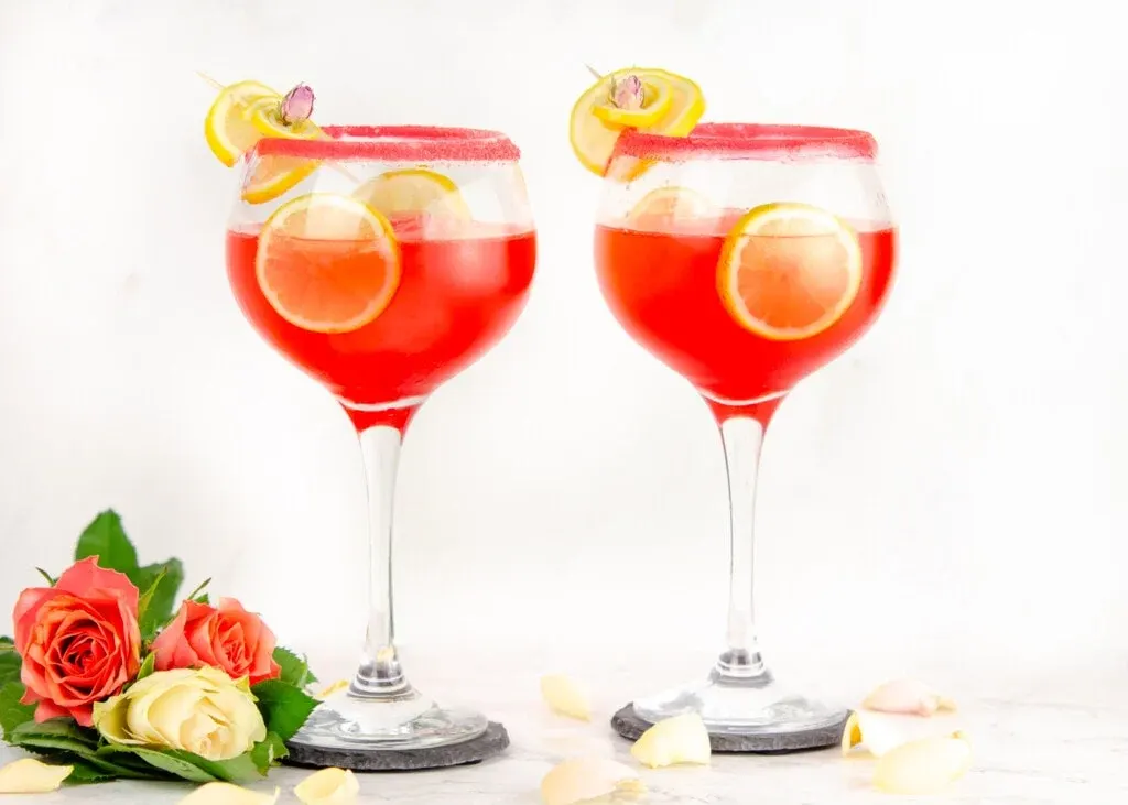 Pink Gin Fizz