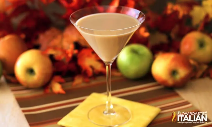 Caramel Apple Pie Martini