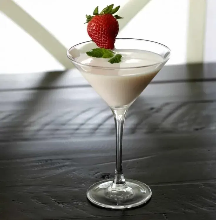 Baileys Strawberry Cream Martini
