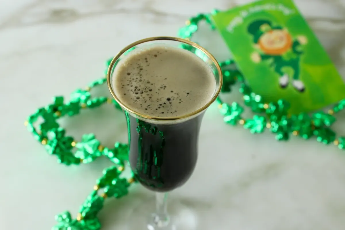 Black Velvet Guinness Drink