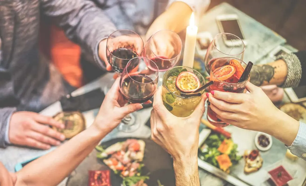 How Many Hors D’oeuvres Per Person For a Cocktail Party?