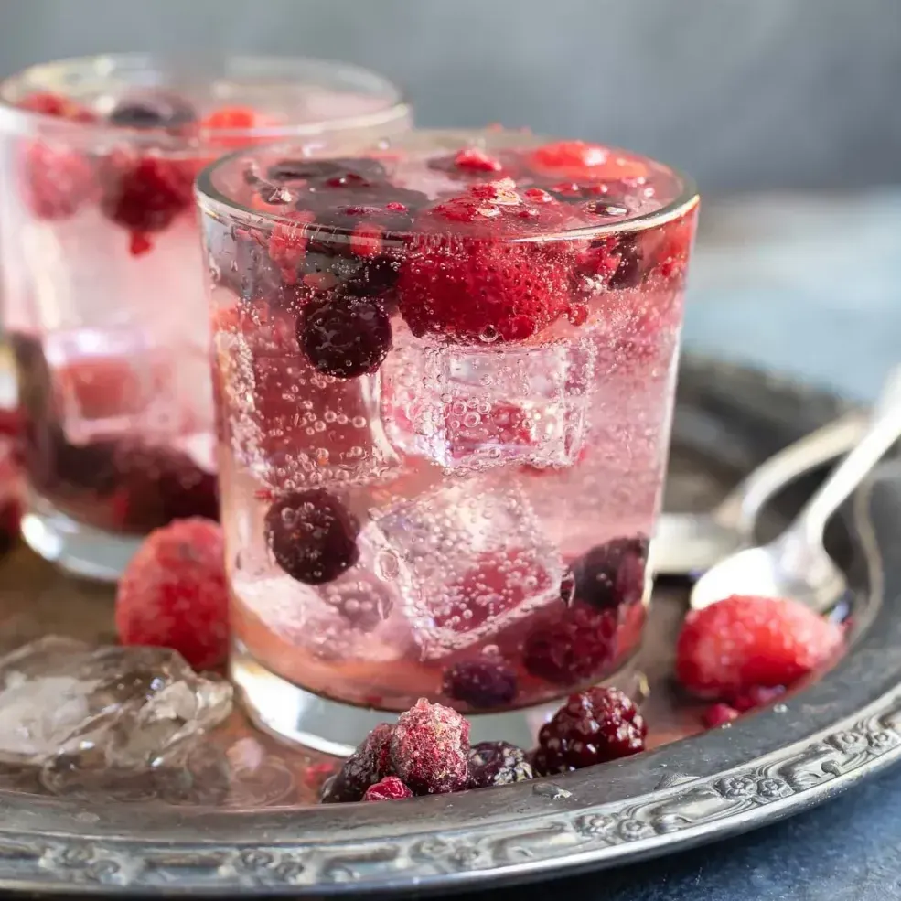 Low Carb Vodka and Berry Cocktail