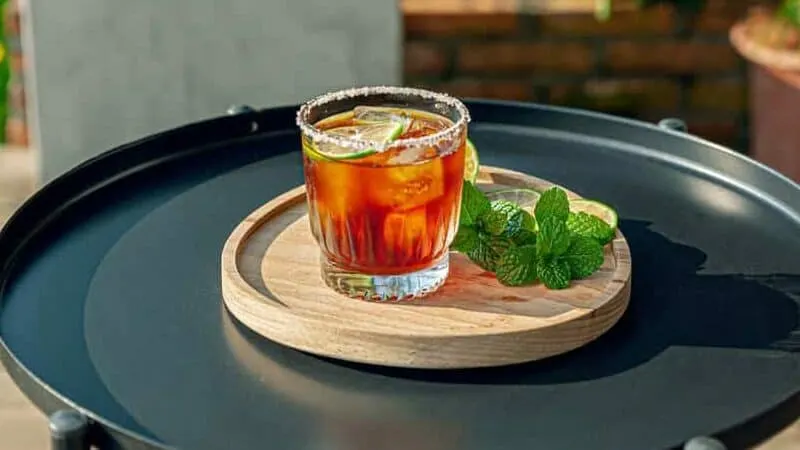 Skinny Cocktails Under 100 Calories