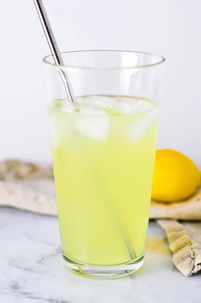 Sugar-Free Vodka Lemonade