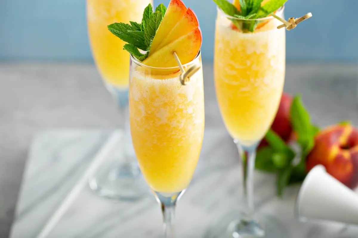 18 Delicious Peach Schnapps Drinks
