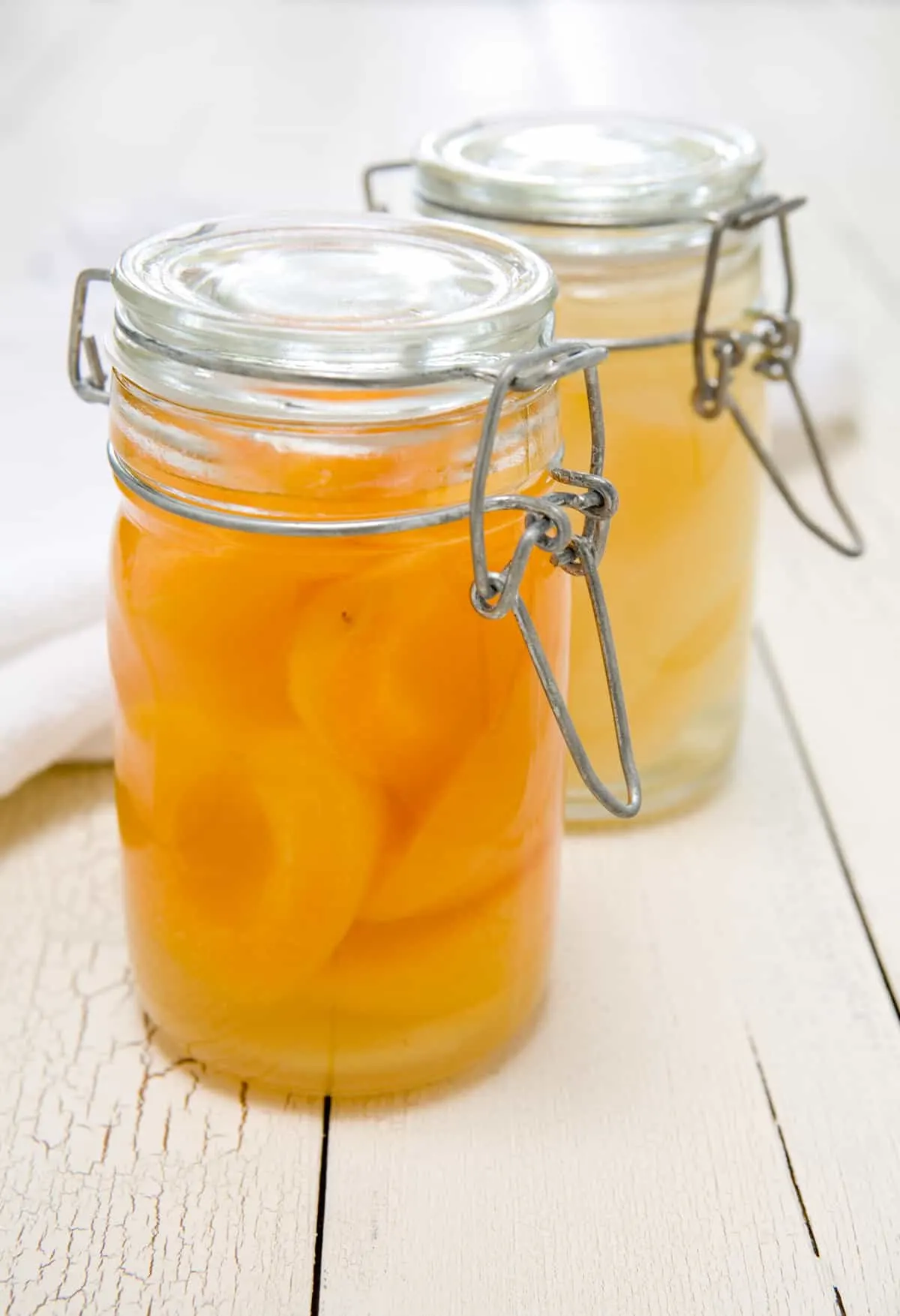 How to Get Peach Moonshine for Cocktails