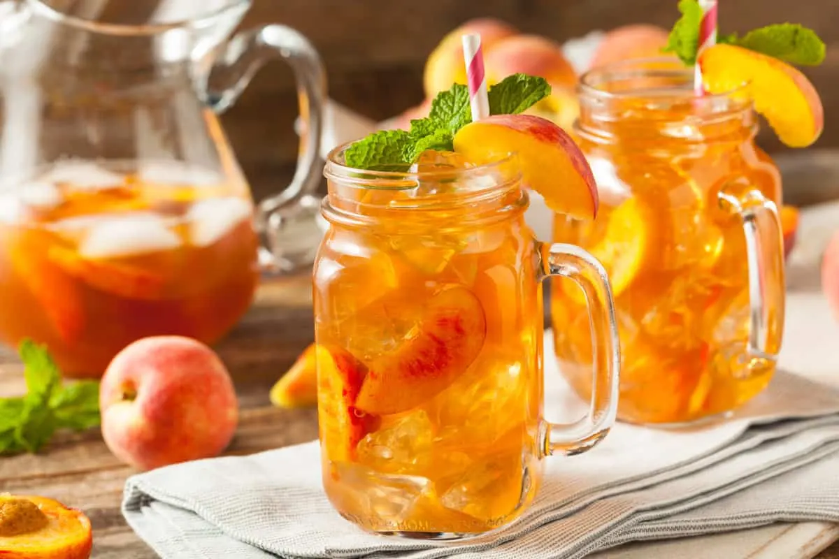 5 Perfect Peach Moonshine Cocktails