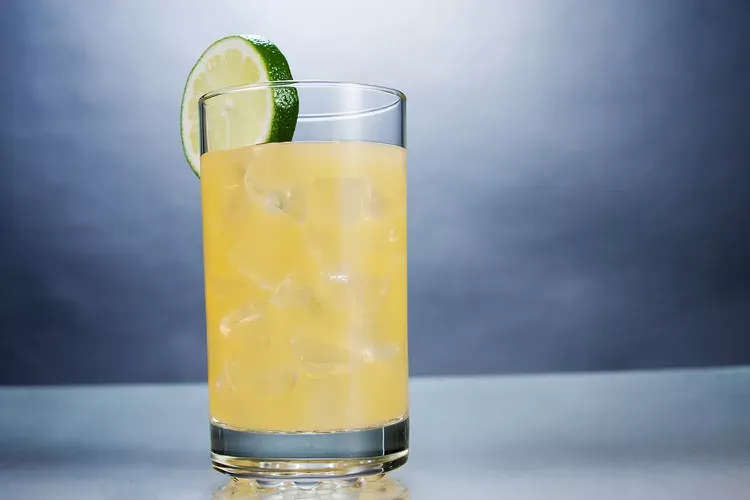 Irish Gold Whiskey Cocktail
